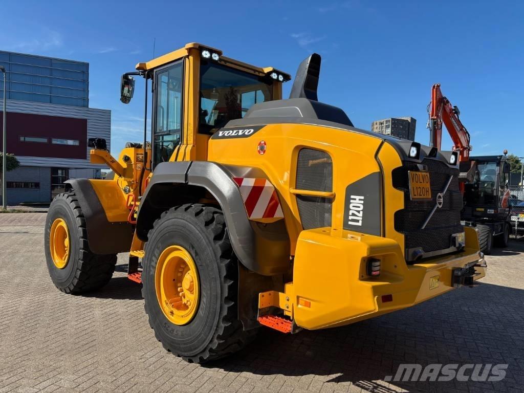 Volvo L 120 H Incarcator pe pneuri