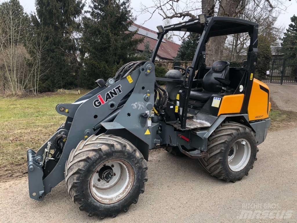 GiANT V 6004 T X-Tra Manipulatoare agricole