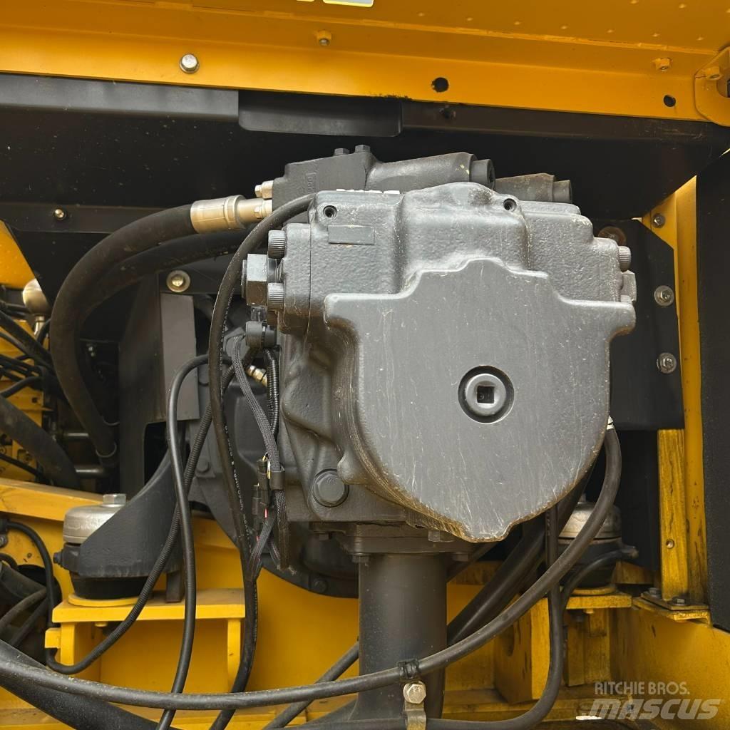 Komatsu 400-7 Excavatoare pe șenile
