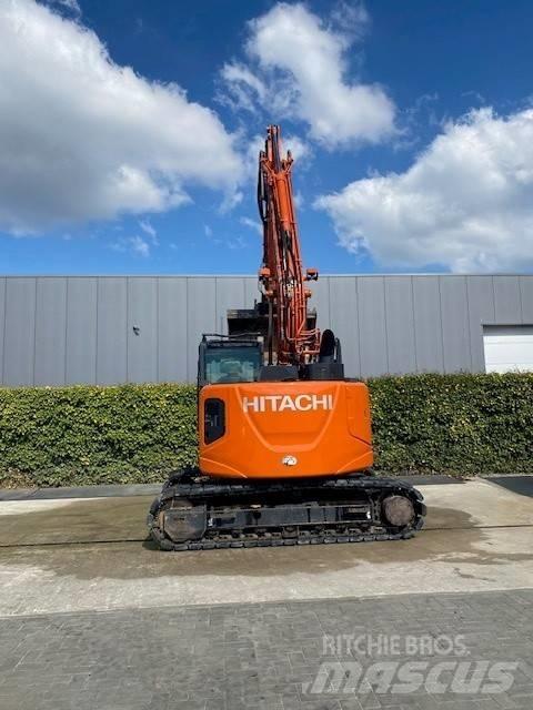 Hitachi 135US-6 Excavatoare pe șenile
