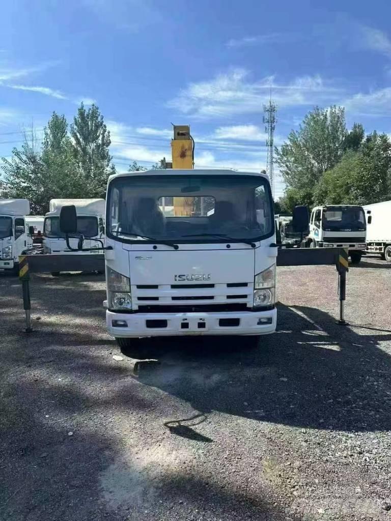 Isuzu ELF 700 Camioane cu macara