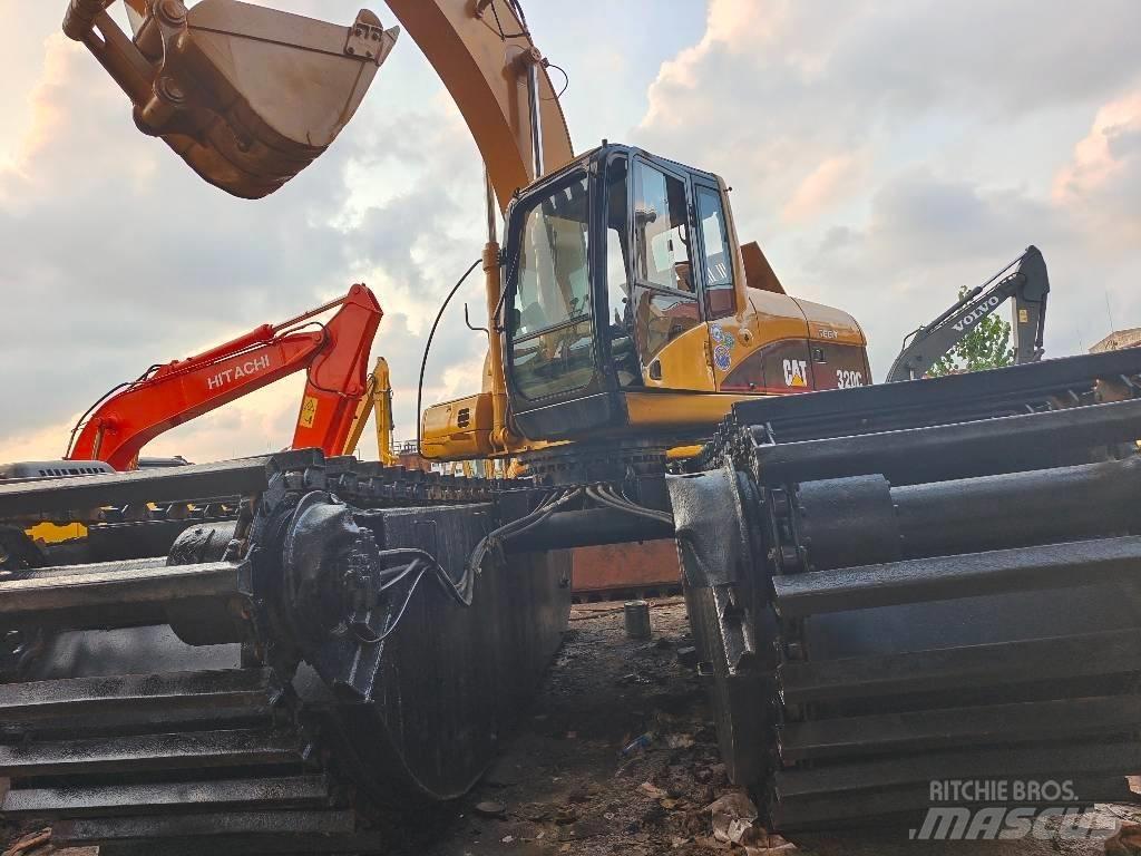 CAT 320 C Excavator amfibiu