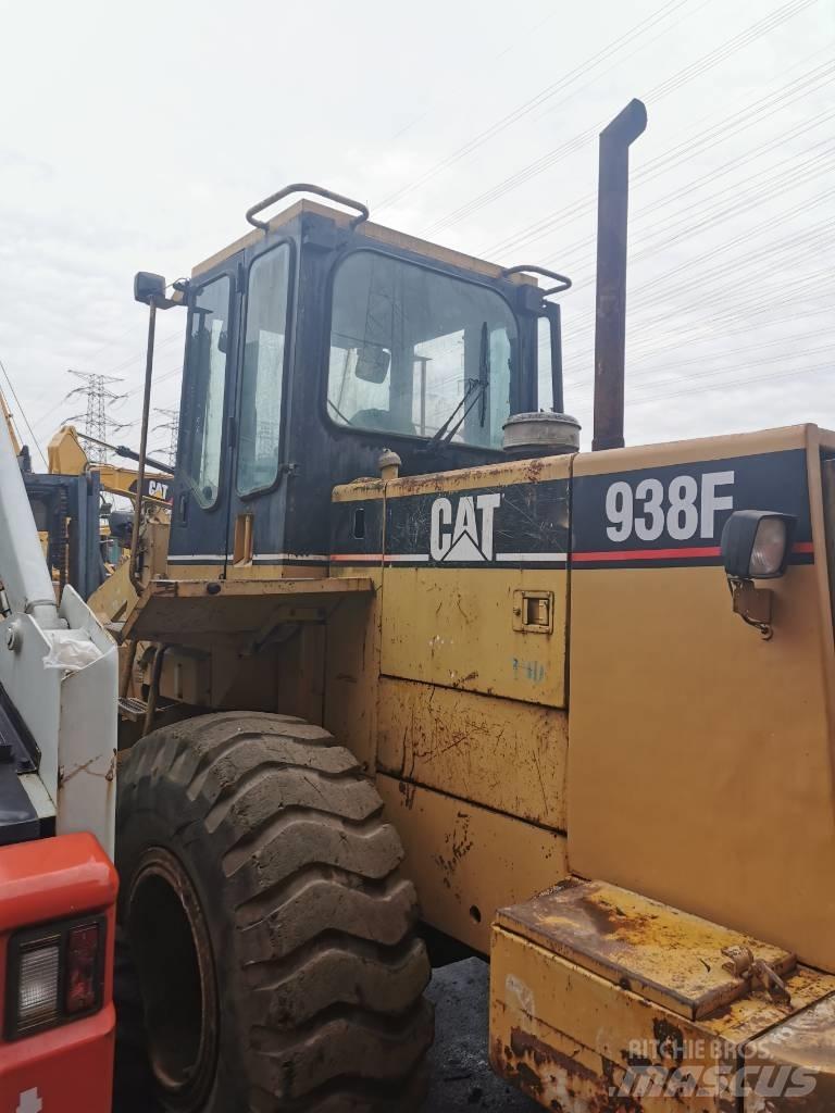 CAT 938F Incarcator pe pneuri