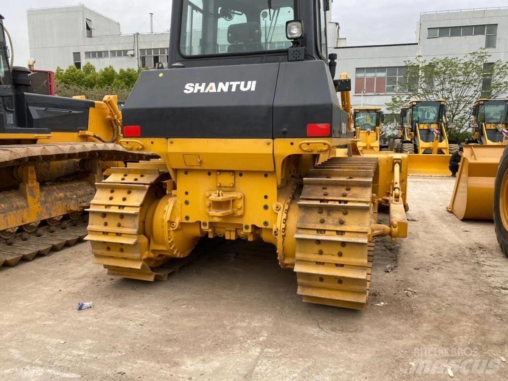 Shantui SD 16 Buldozere pe senile