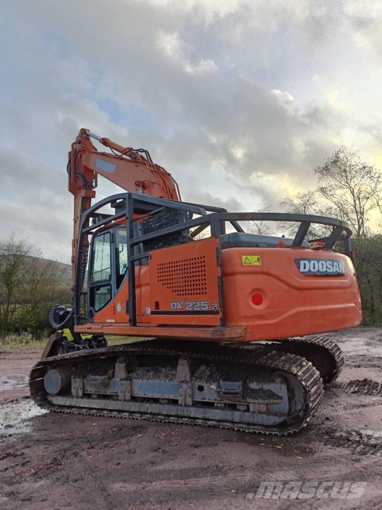 Doosan DX225 Combine forestiere