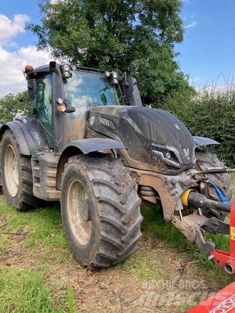 Valtra T235V Tractoare