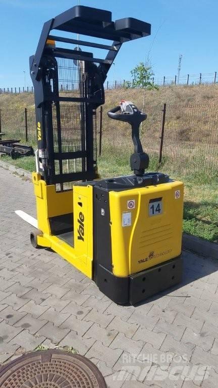 Yale MC10 Stivuitor cu catarg retractabil