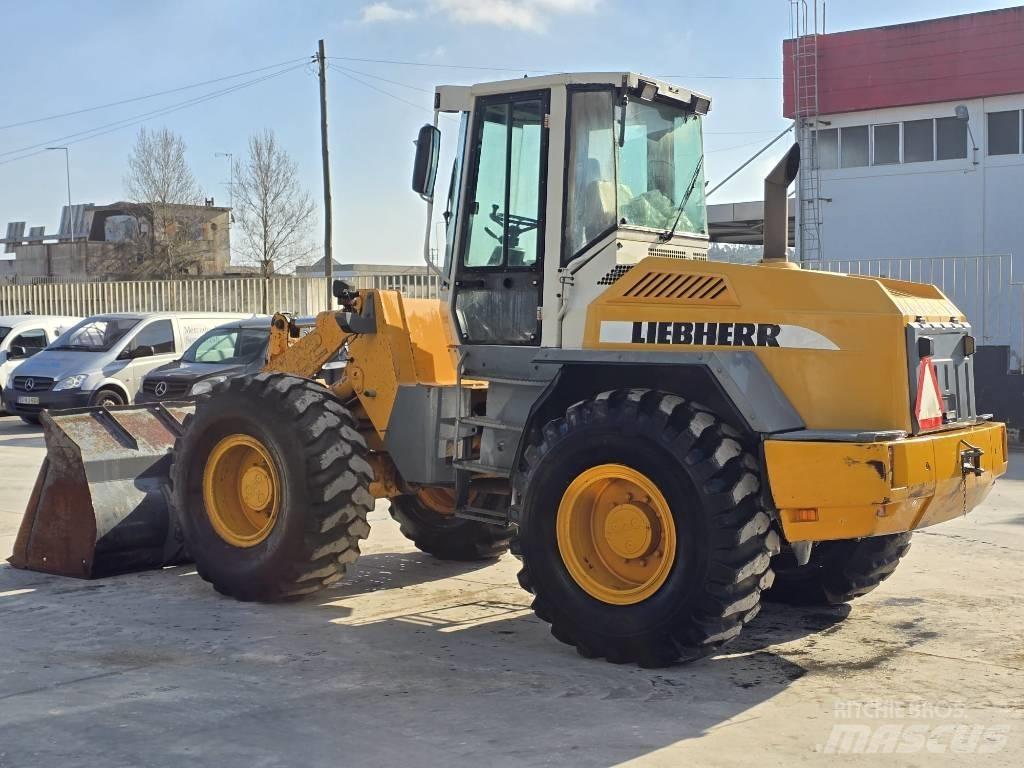 Liebherr L522 Incarcator pe pneuri