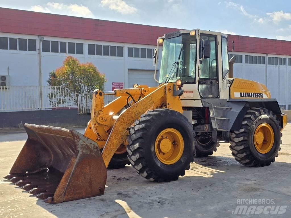 Liebherr L522 Incarcator pe pneuri