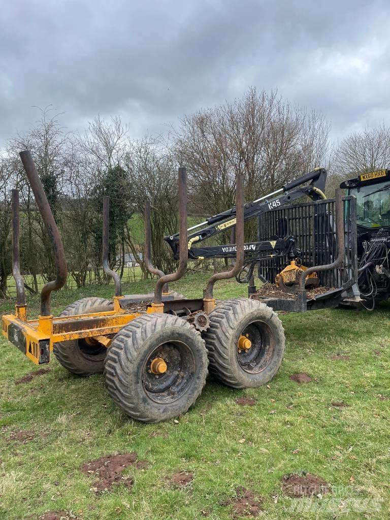 Valtra N122 Tractoare
