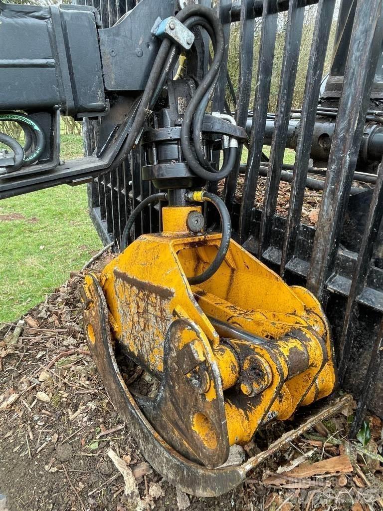 Valtra N122 Tractoare