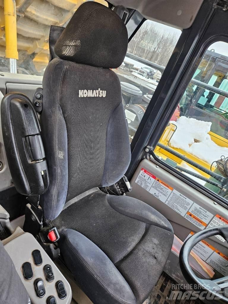 Komatsu HD465-8 Minitractor de teren