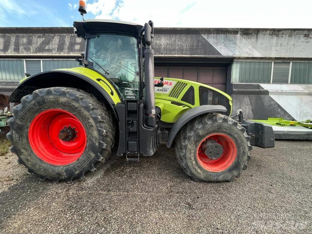 CLAAS Axion 810 Tractoare