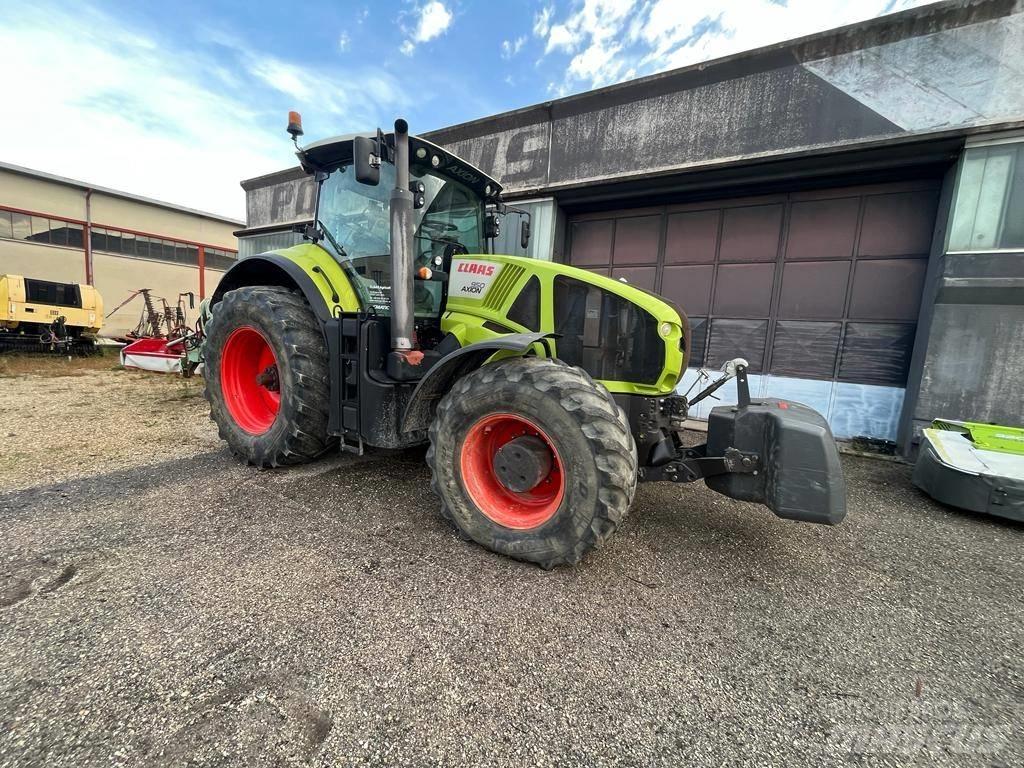 CLAAS Axion 810 Tractoare