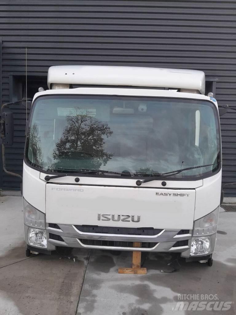 Isuzu N75 Cabine si interior