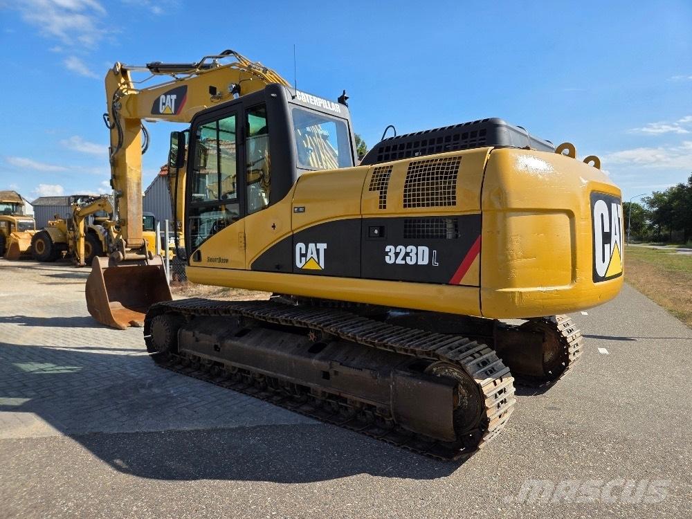 CAT 323DL Excavatoare pe șenile
