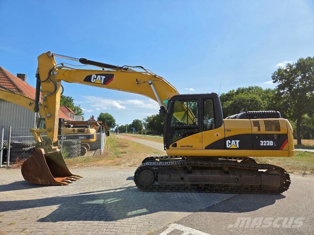 CAT 323DL Excavatoare pe șenile
