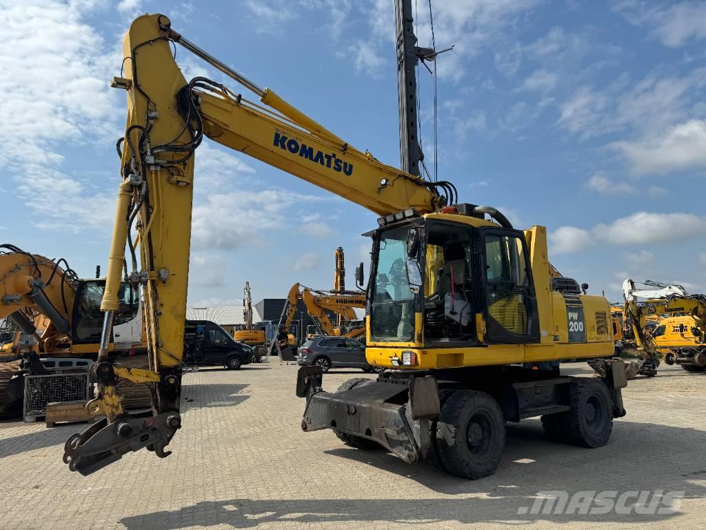 Komatsu PW 200-7 Excavatoare cu roti