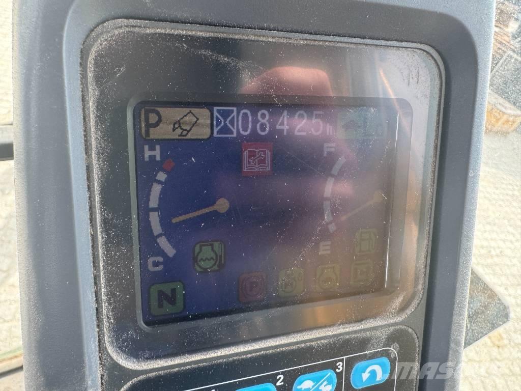 Komatsu PW 200-7 Excavatoare cu roti