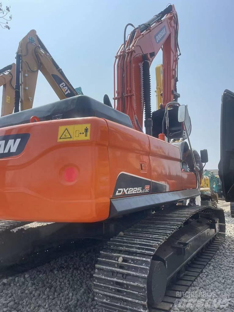 Doosan DX 225LC-9C Excavatoare pe șenile
