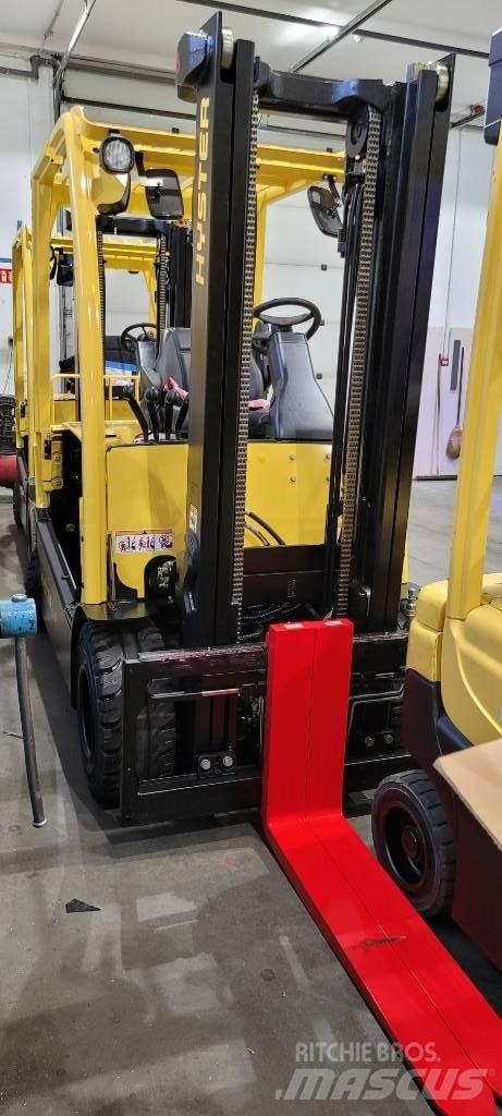 Hyster J3.0XN Stivuitor electric