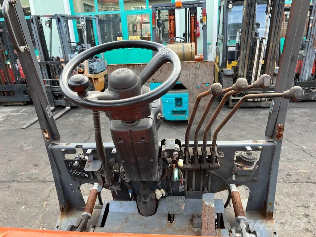 Toyota 5FBF25    V-4201 Stivuitor electric