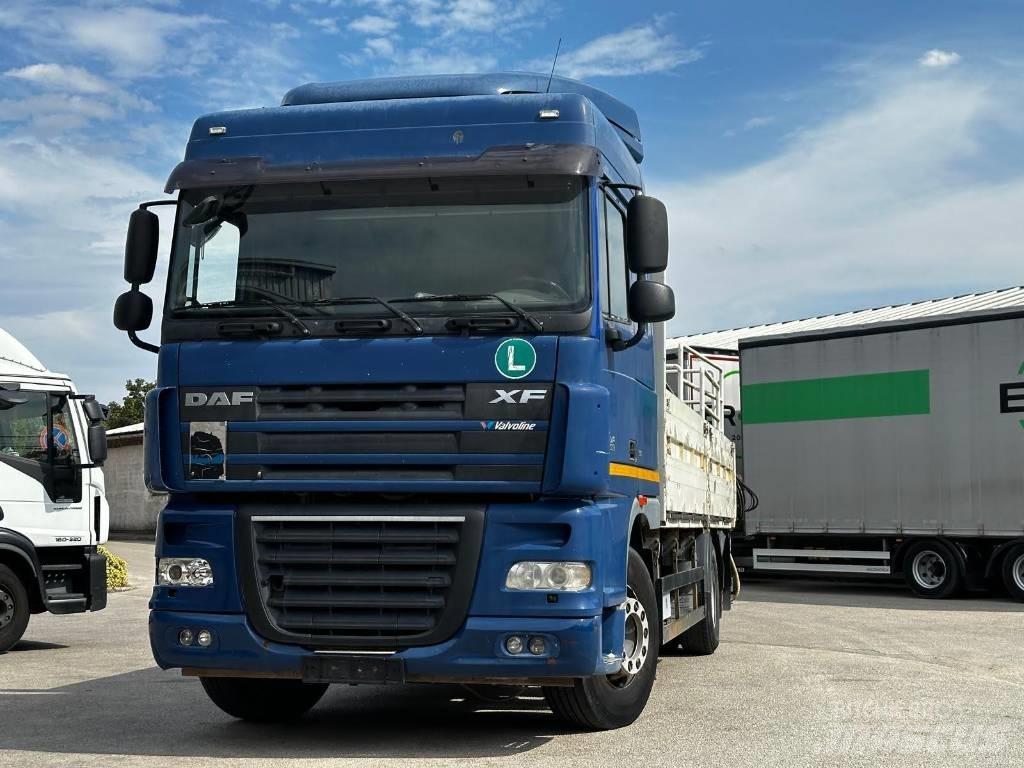 DAF XF 105.460 Camioane cu macara