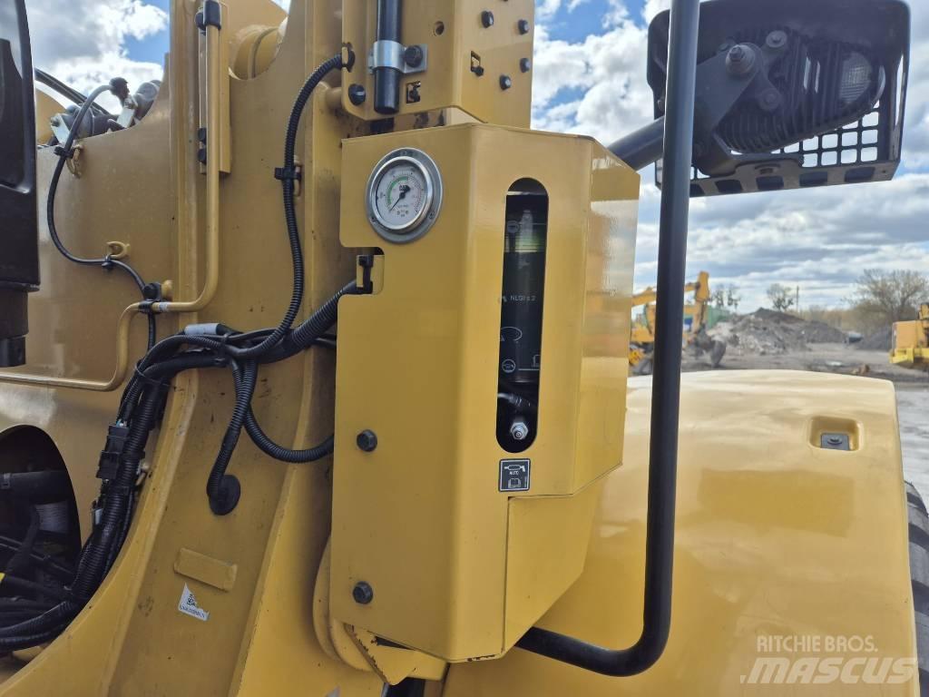 CAT 926M Incarcator pe pneuri