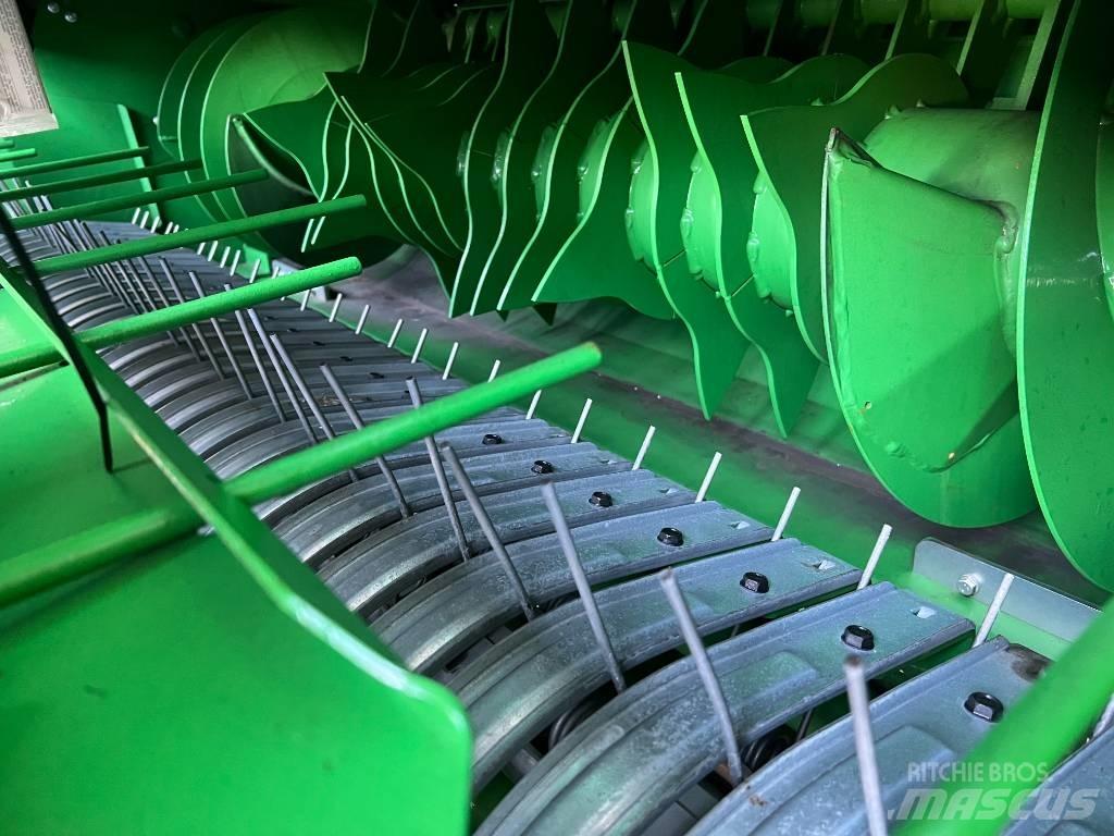 John Deere V461M Masina de balotat cilindric