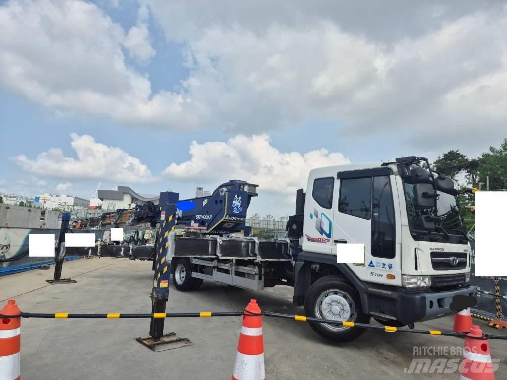 Horyong MR400A Platforme aeriene montate pe camion