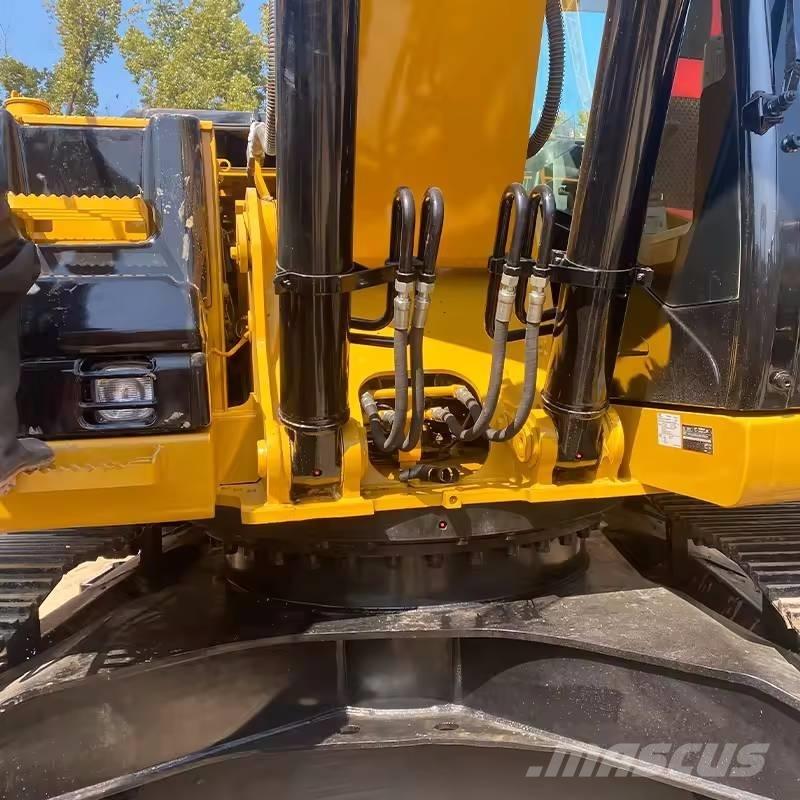 CAT 325 D Excavatoare pe șenile
