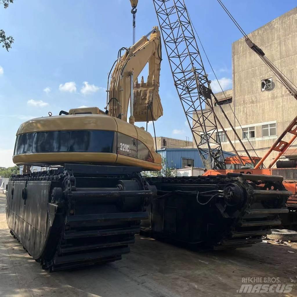 CAT 320 C Excavator amfibiu