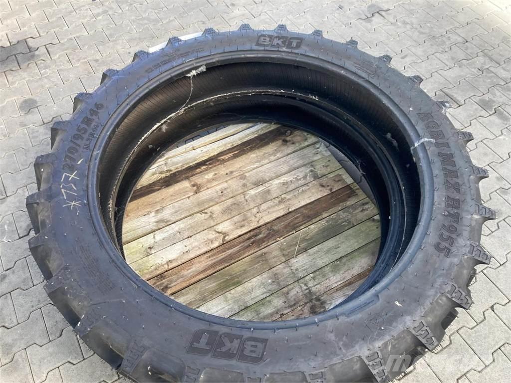 BKT 270/95R46 Roti