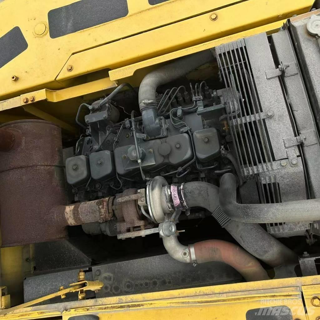 Komatsu 220-7 Excavatoare pe șenile
