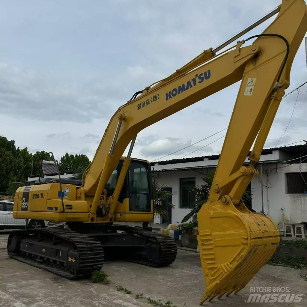 Komatsu 220-7 Excavatoare pe șenile
