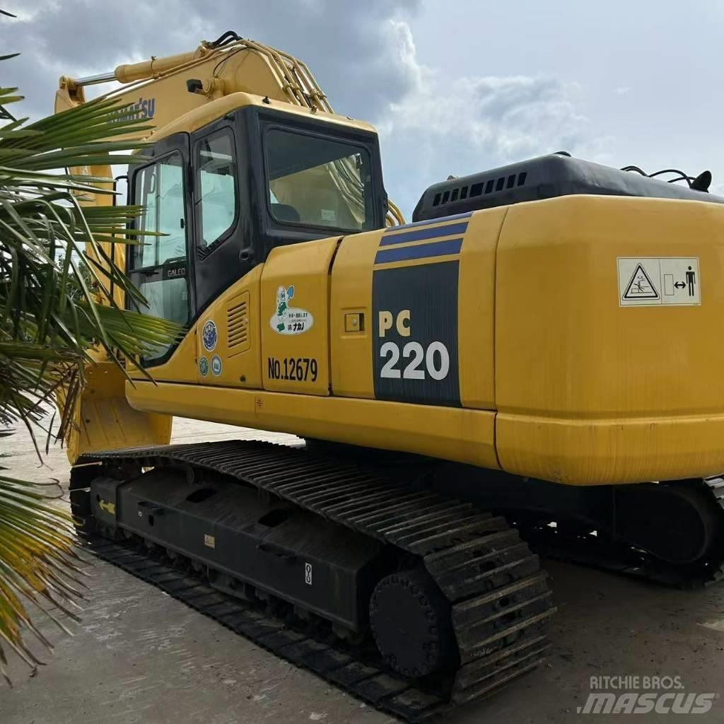 Komatsu 220-7 Excavatoare pe șenile

