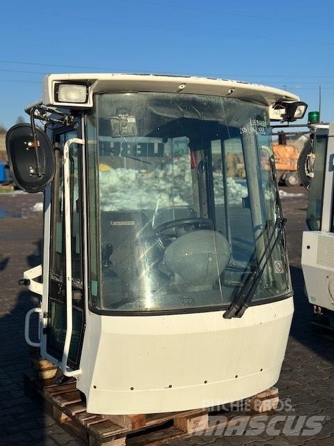 Liebherr L 538 CAB Cabine si interior
