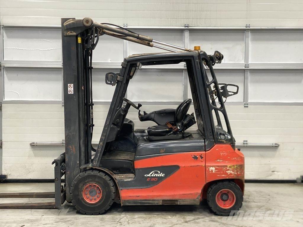 Linde E30-01 Stivuitor electric