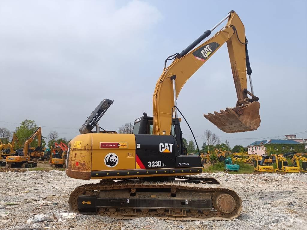 CAT 323D2L Excavatoare pe șenile
