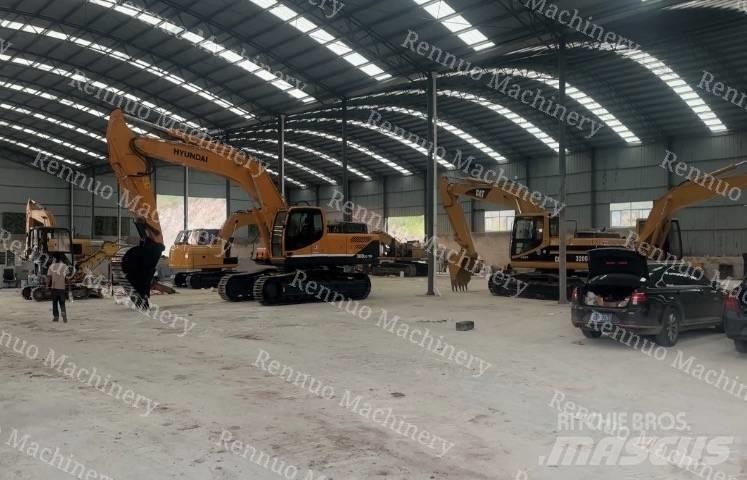 Komatsu 400-8 Excavatoare pe șenile
