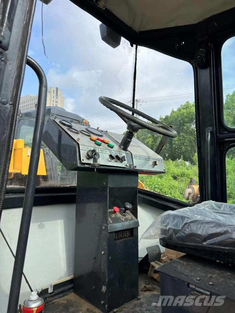 Dynapac CA25D Compactoare monocilindrice