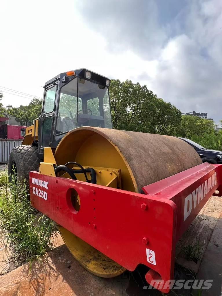 Dynapac CA25D Compactoare monocilindrice