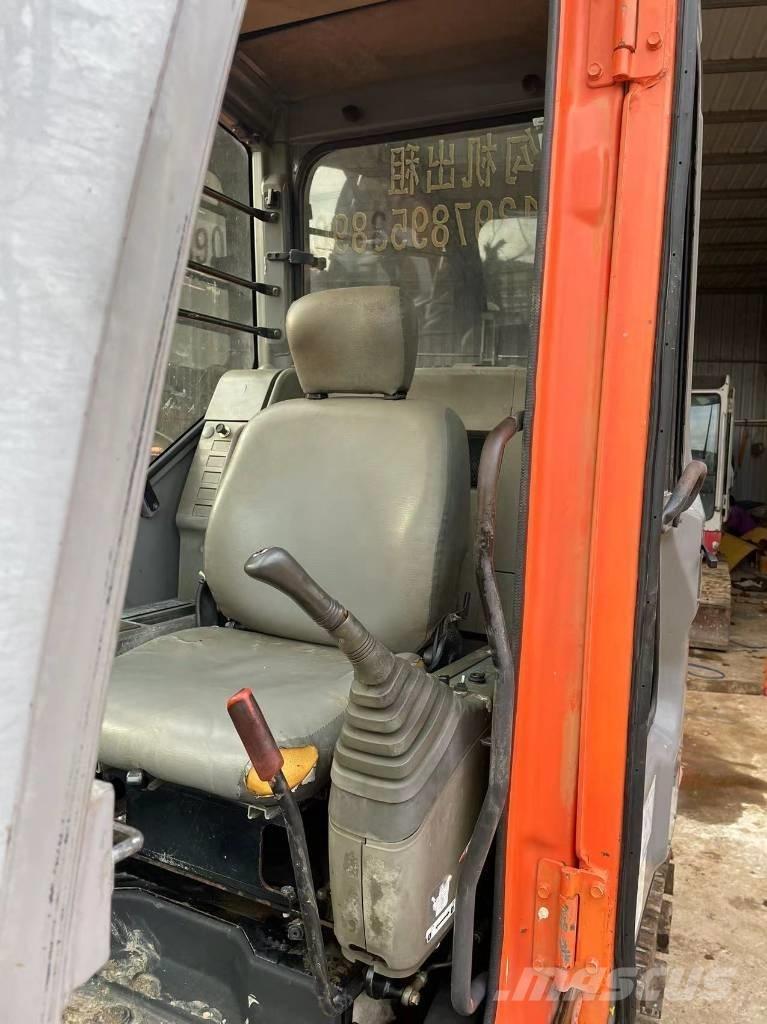 Hitachi ZX 80 Excavatoare pe șenile
