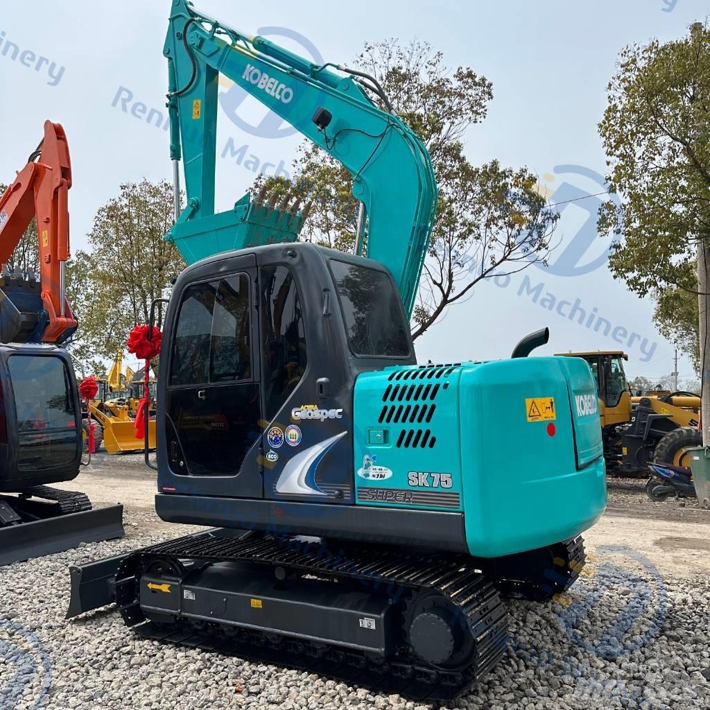 Kobelco SK75 Excavatoare pe șenile
