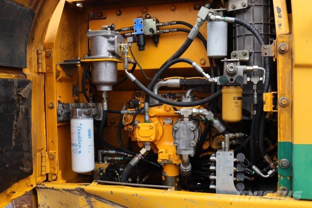 CAT 323 D Excavatoare pe șenile

