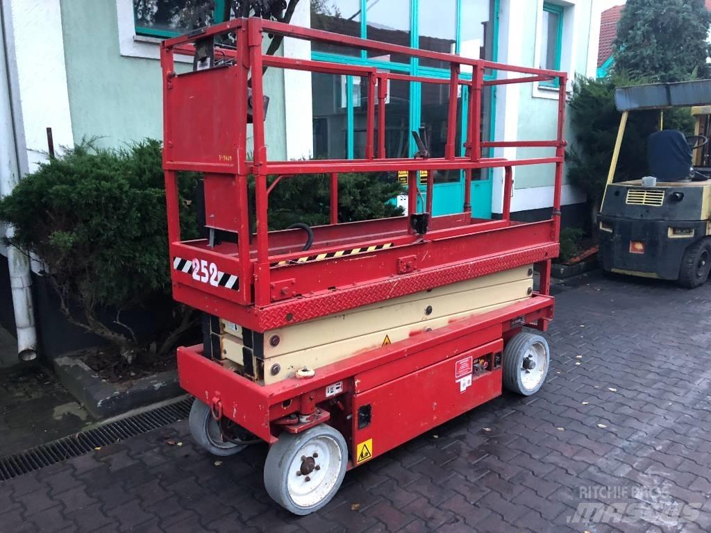 JLG 2030 F3    V-3409 Ascensoare verticale catarg