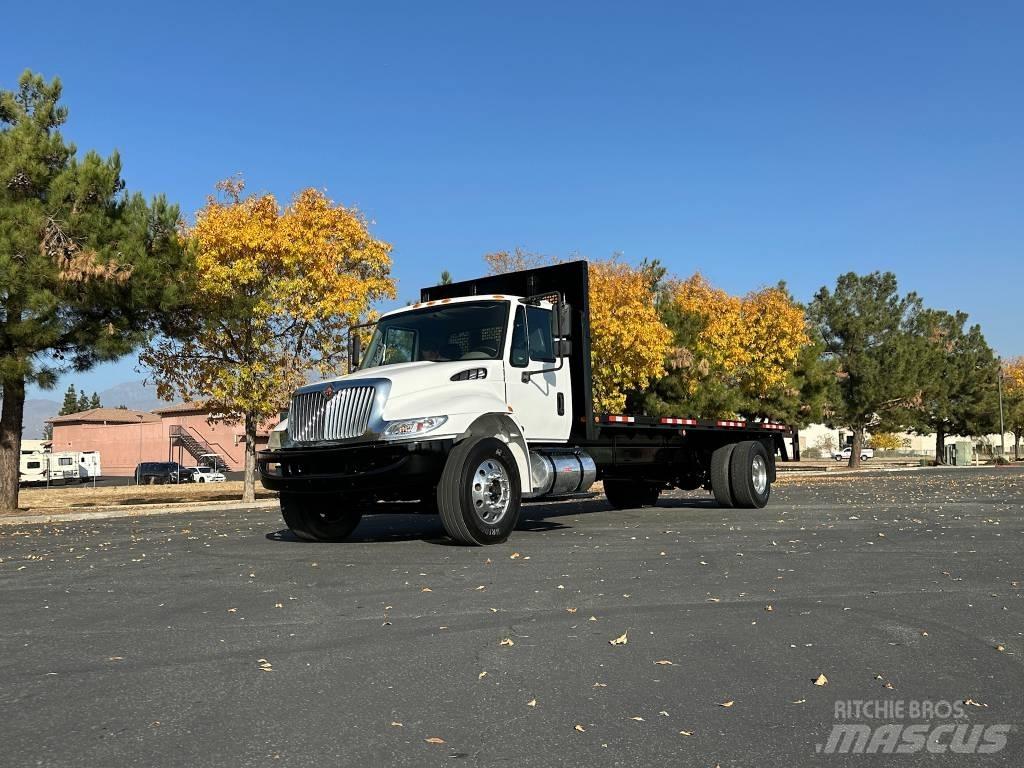 International 4300 Camioane platforma/prelata