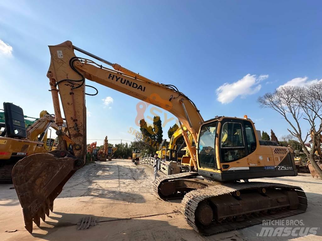 Hyundai 225 Excavatoare pe șenile
