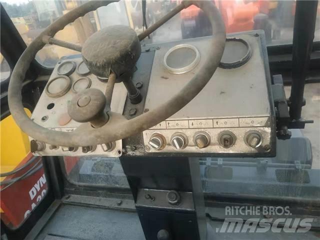 Dynapac CC421 Compactoare monocilindrice