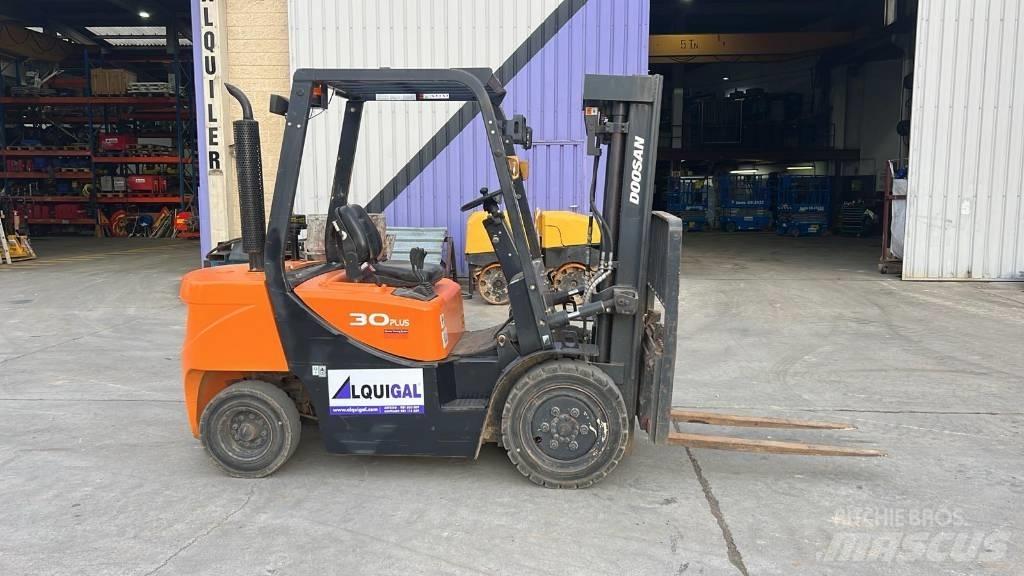Doosan D 30 G Stivuitor diesel